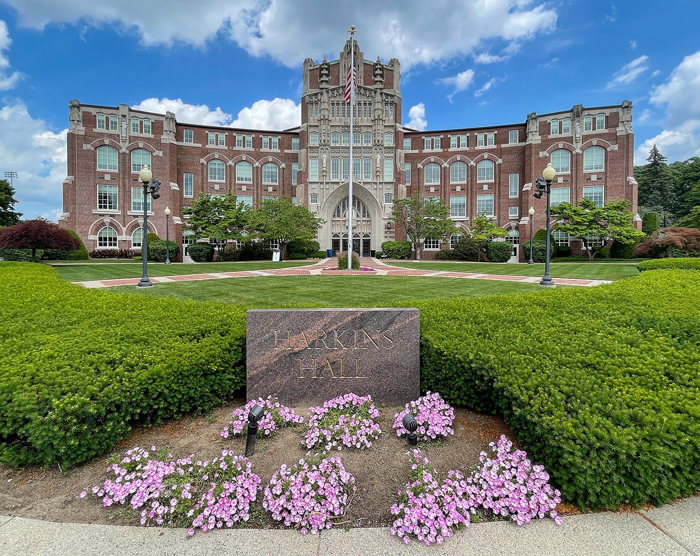 Students Created A GoFundMe For Their Security Guard, James, Who Hasn&rsquo;t Seen His Family In A Decade