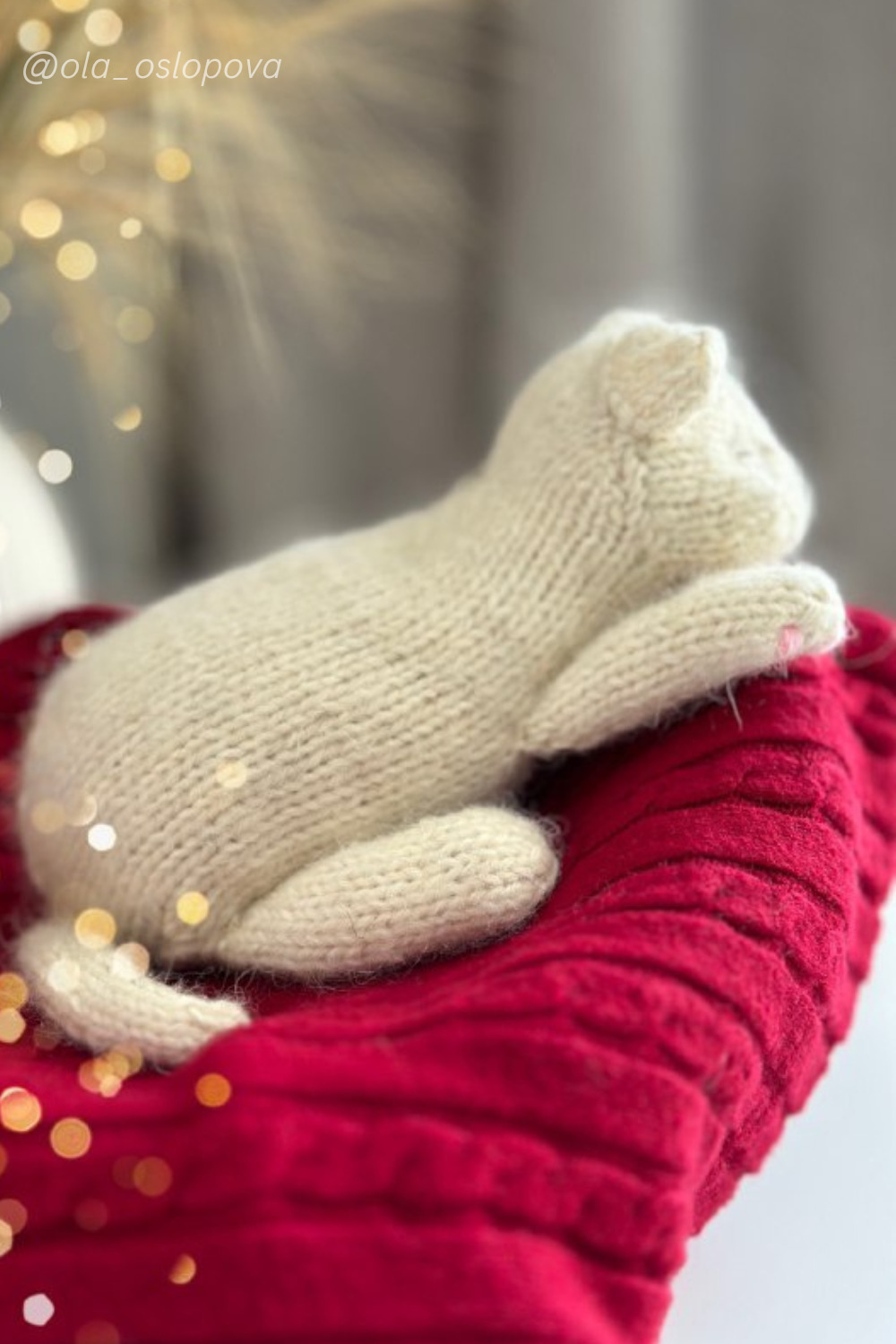 My ❤️white Sleeping Kitten Knitting Pattern ❤️