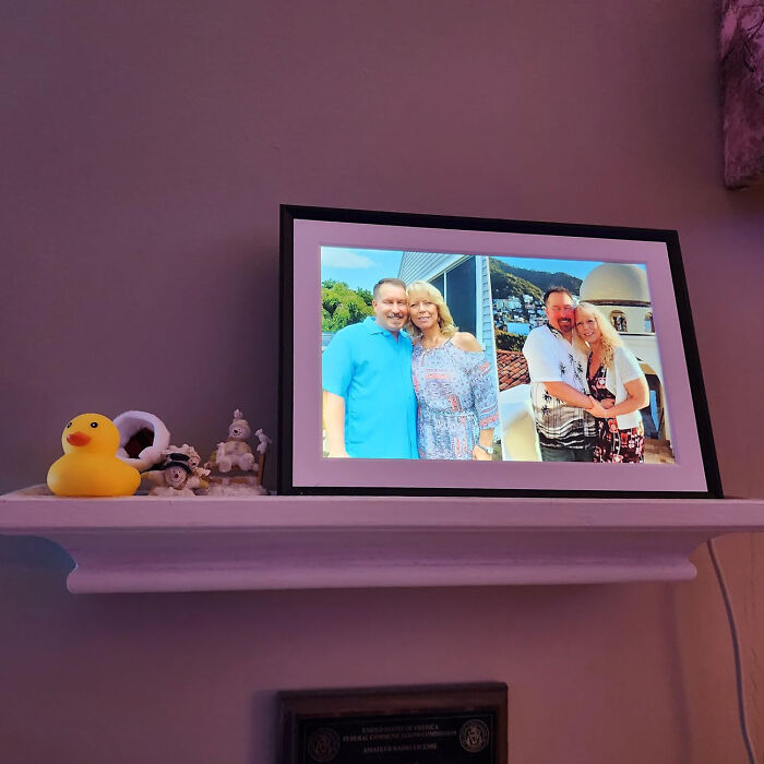 Close The Distance With Memories: Aura Carver's 10.1" WiFi Digital Picture Frame - The Ultimate Gift For Long-Distance Love