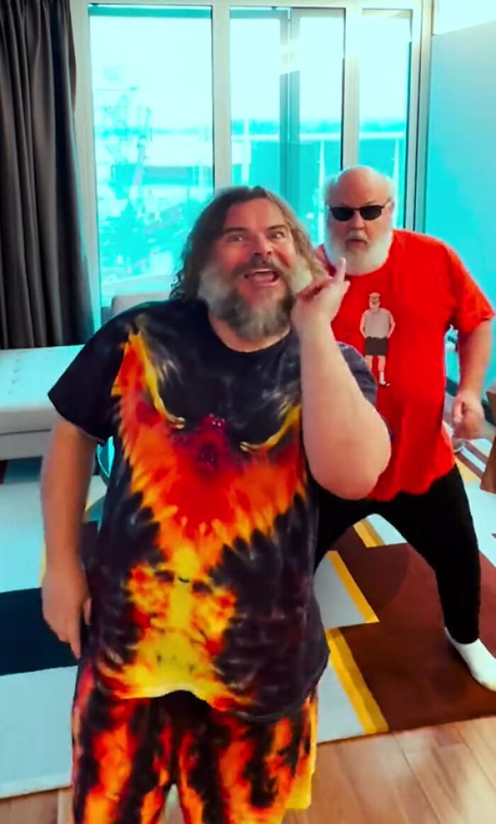 Jack Black Rocks The World With Epic Cover Of Britney Spears' Classic Hit Jack Black Rocks The World With Epic Cover Of Britney Spears' Classic Hit