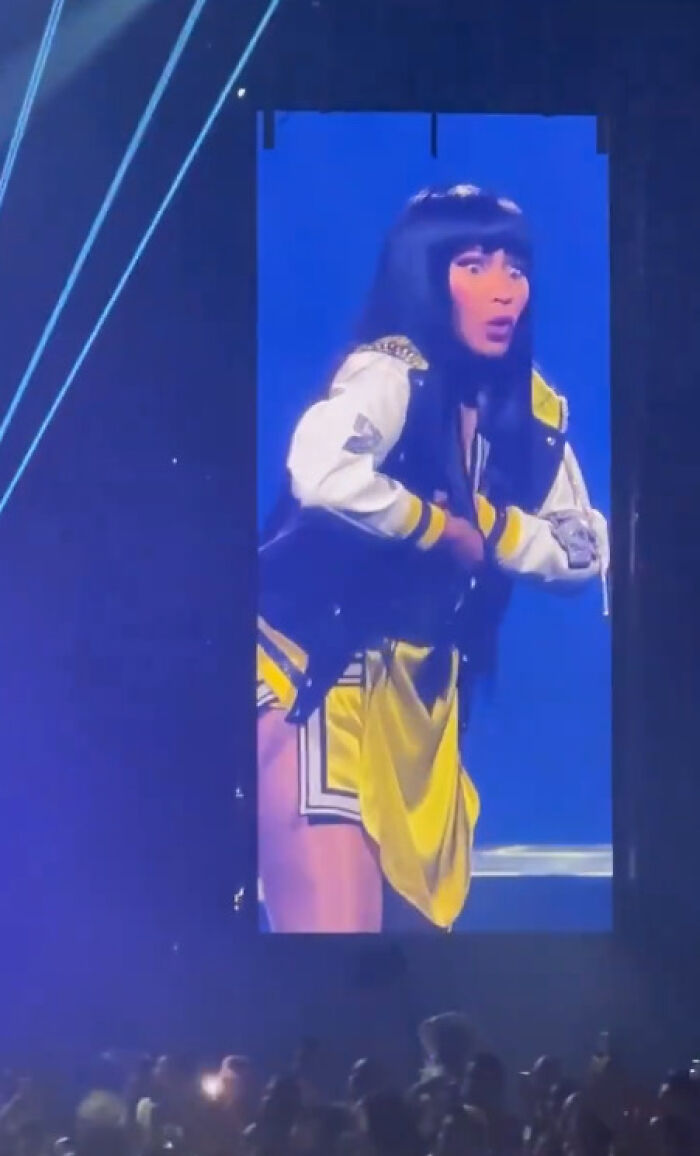 &ldquo;Oh My God&rdquo;: Nicki Minaj Scolds Fans After Wardrobe Malfunction On Stage