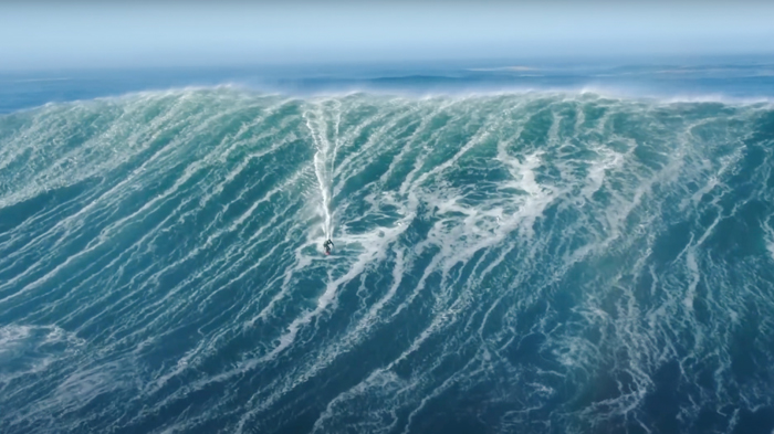 Huge Wave Caused By A Storm Attracted Surfers In Different Parts Of The World To Ride It Together Huge Wave Caused By A Storm Attracted Surfers In Different Parts Of The World To Ride It Together
