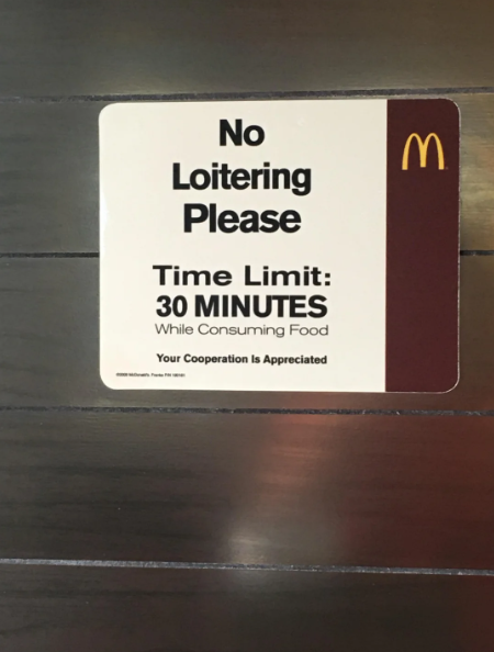 Customers Baffled As More And More Fast-Food Restaurants Post Limits On Eating Time Customers Baffled As More And More Fast-Food Restaurants Post Limits On Eating Time