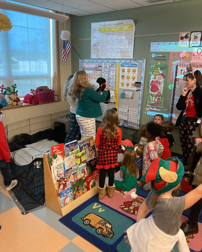 School Introduces Puppies To 1st Graders&rsquo; Reading Lesson, Soon Notices The Pupils Are Doing Better