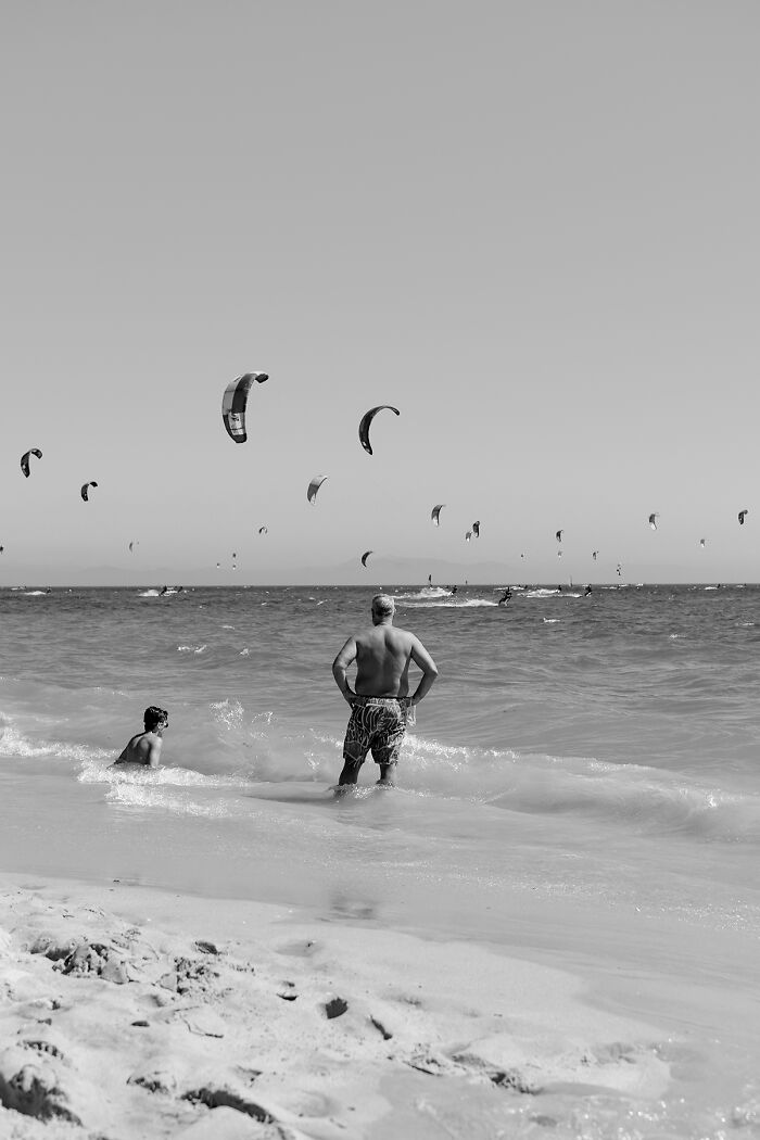 Sun, Sand, And Salesmen: 40 Pictures Of 'Looky Looky' Men And Other Beach Scenes