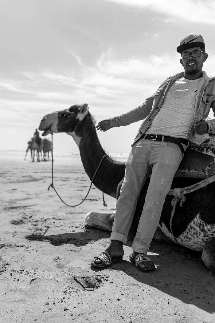 Sun, Sand, And Salesmen: 40 Pictures Of 'Looky Looky' Men And Other Beach Scenes