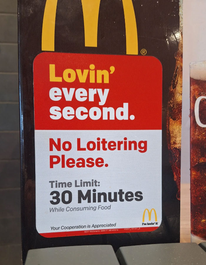 Customers Baffled As More And More Fast-Food Restaurants Post Limits On Eating Time Customers Baffled As More And More Fast-Food Restaurants Post Limits On Eating Time