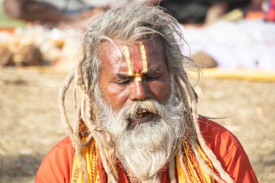 I Photographed People In The Holy Waters Of The Ganges (9 Pics)
