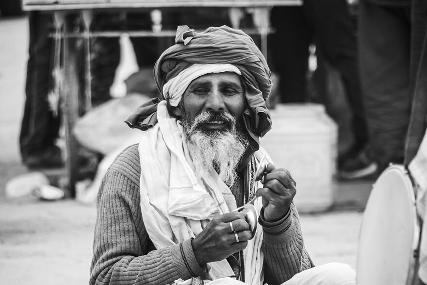 I Photographed People In The Holy Waters Of The Ganges (9 Pics)