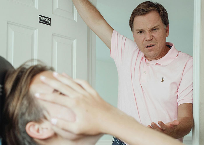 Woman Gets Upset When Her Boyfriend Can’t Stay Up At 3AM To Console Her Woman Gets Upset When Her Boyfriend Can’t Stay Up At 3AM To Console Her