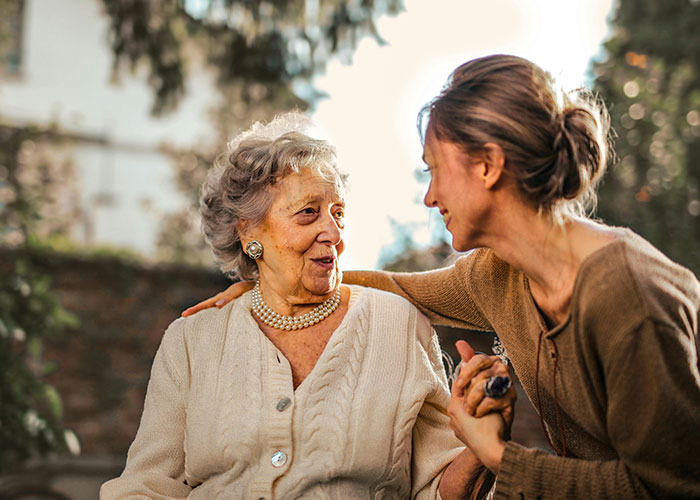 People Describe What It's Like To Have Their Broke Boomer Parents Move In With Them (30 Stories)