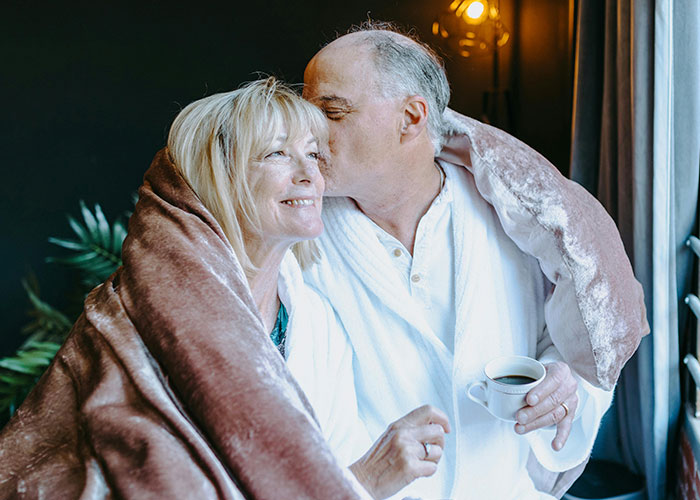 People Describe What It's Like To Have Their Broke Boomer Parents Move In With Them (30 Stories)