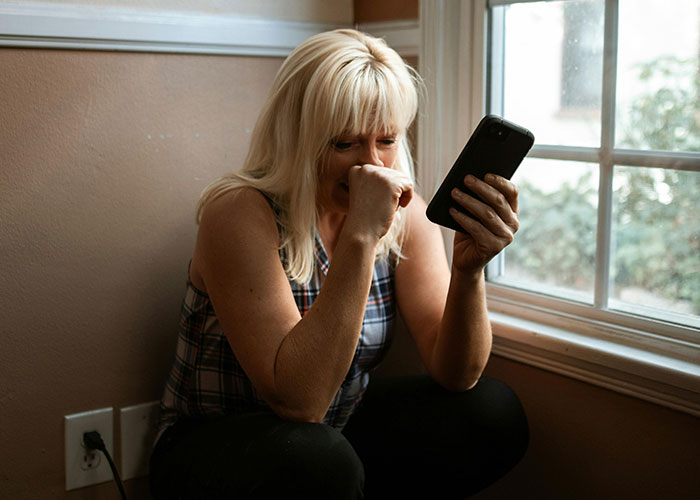 People Describe What It's Like To Have Their Broke Boomer Parents Move In With Them (30 Stories)