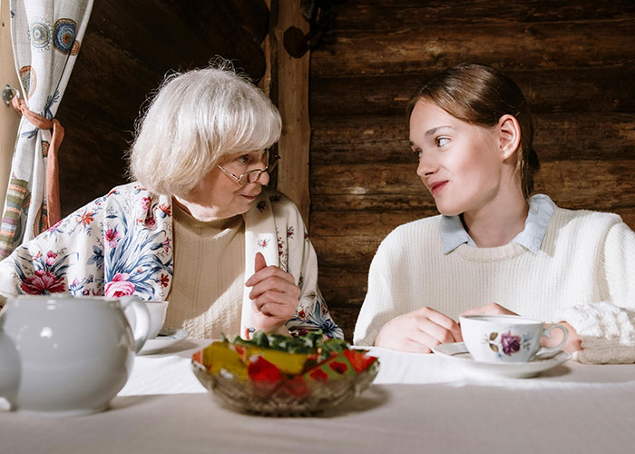 People Describe What It's Like To Have Their Broke Boomer Parents Move In With Them (30 Stories)