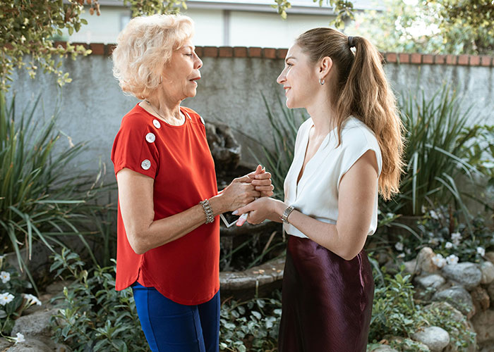 People Describe What It's Like To Have Their Broke Boomer Parents Move In With Them (30 Stories)