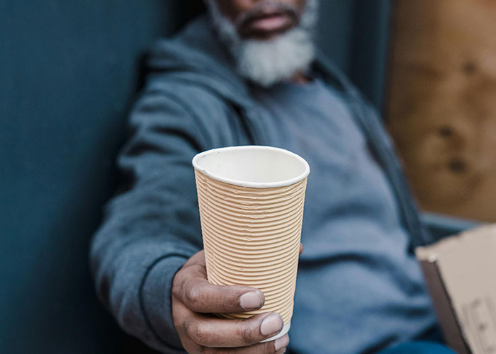 People Describe What It's Like To Have Their Broke Boomer Parents Move In With Them (30 Stories)