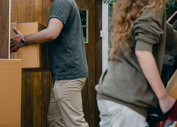 People Describe What It's Like To Have Their Broke Boomer Parents Move In With Them (30 Stories)