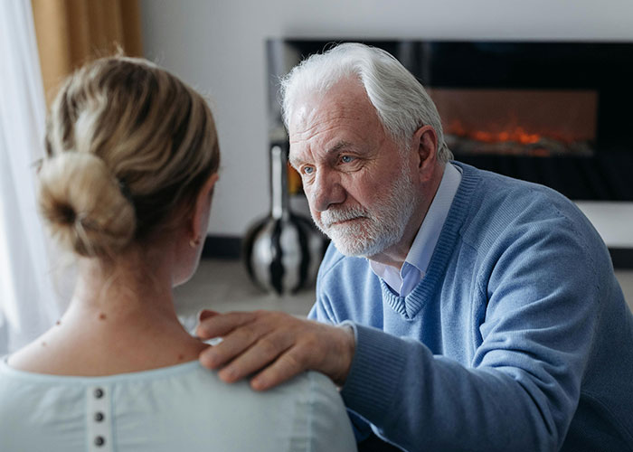 People Describe What It's Like To Have Their Broke Boomer Parents Move In With Them (30 Stories)