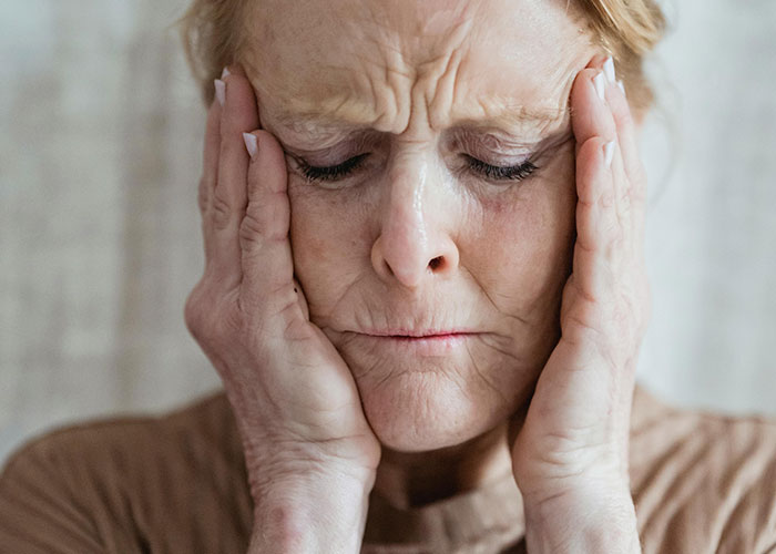 People Describe What It's Like To Have Their Broke Boomer Parents Move In With Them (30 Stories)