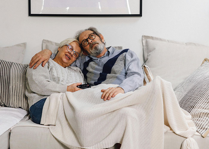 People Describe What It's Like To Have Their Broke Boomer Parents Move In With Them (30 Stories)