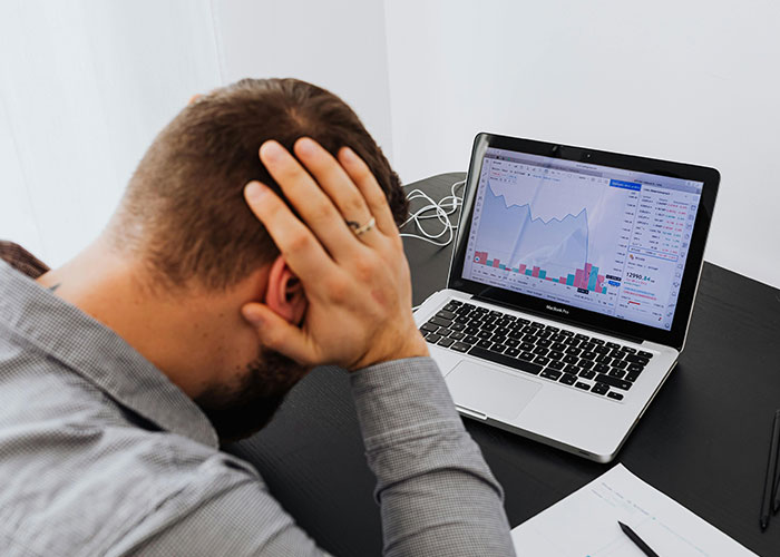 CEO Gives Power-Hungry Daughter A Taste Of The Real World After She Bans Janitors’ Lunch Break - 18