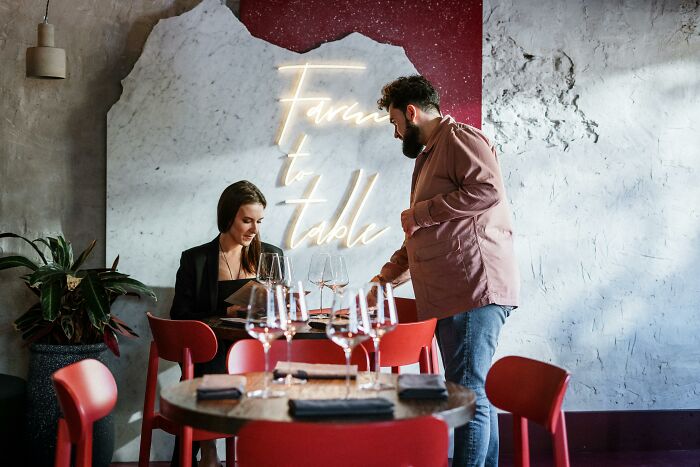 30 Men Don’t Hold Back Revealing What Gives Them "The Ick" About Women