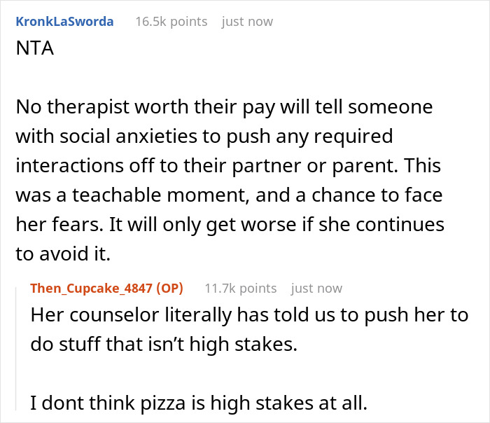 Family Drama Ensues Over Dad Refusing To Order Pizza For Socially Anxious Daughter Staying At Home - 10