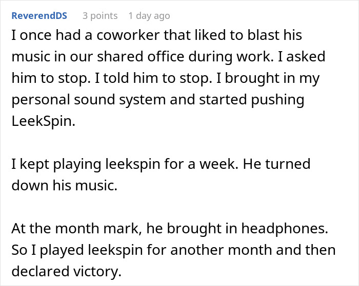 Loud Frat Boy Refuses To Keep The Volume Down, Gets A Dose Of Karma When Woman Retaliates - 28