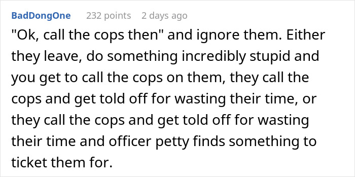 Karen Starts Screaming At Couple Over ‘Illegal’ Handicap Parking, Refuses To See Reason Karen Starts Screaming At Couple Over ‘Illegal’ Handicap Parking, Refuses To See Reason