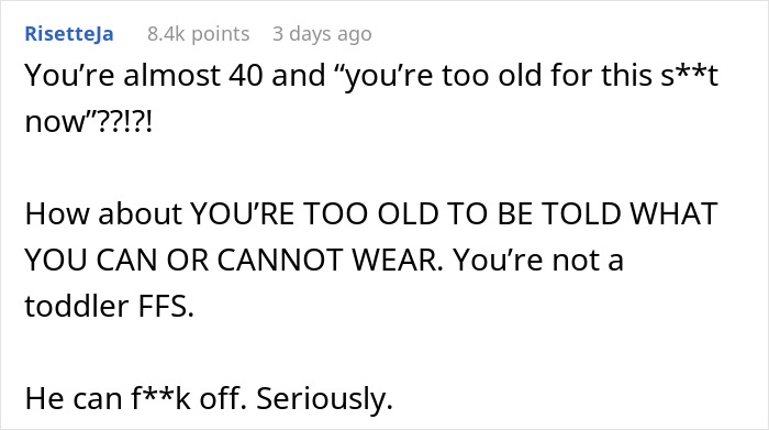 "I Feel Disrespected But Everyone Agrees With Him": Husband Throws Out Wife's Clothes "I Feel Disrespected But Everyone Agrees With Him": Husband Throws Out Wife's Clothes