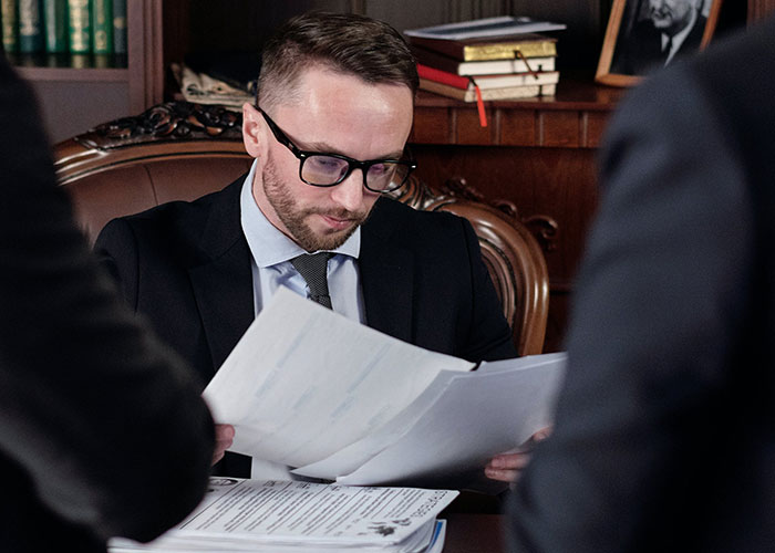 'Karen' Sues Neighbors Over Cutting A Tree, Makes A Fool Of Herself In Court 'Karen' Sues Neighbors Over Cutting A Tree, Makes A Fool Of Herself In Court