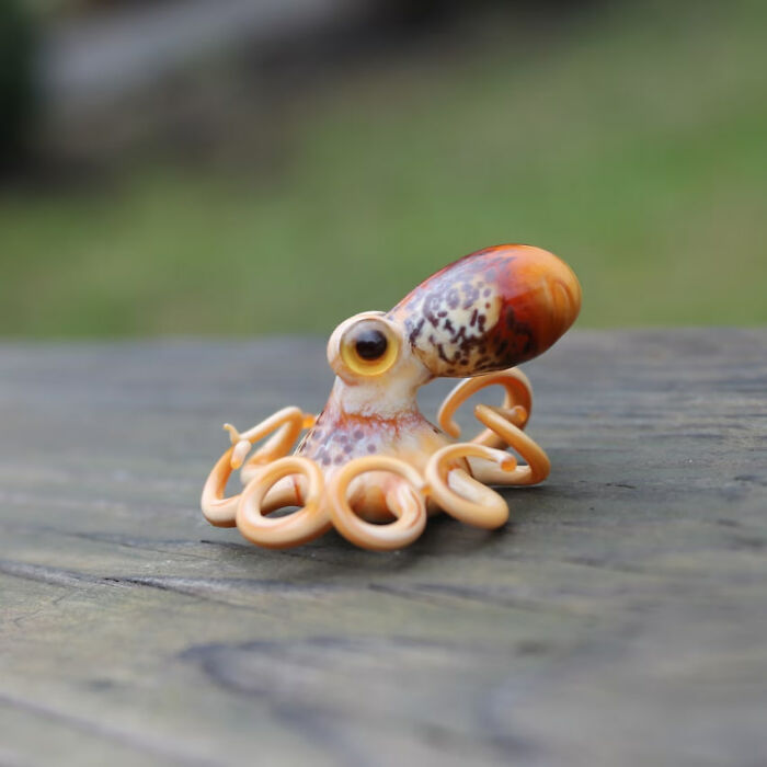 I Made 15 Baby-Glass Octopus Figurines In Different Colors