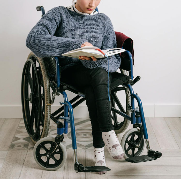 Entitled Mom Expects Person In Wheelchair To Walk So She Can Park Her Stroller, Gets Laughed At