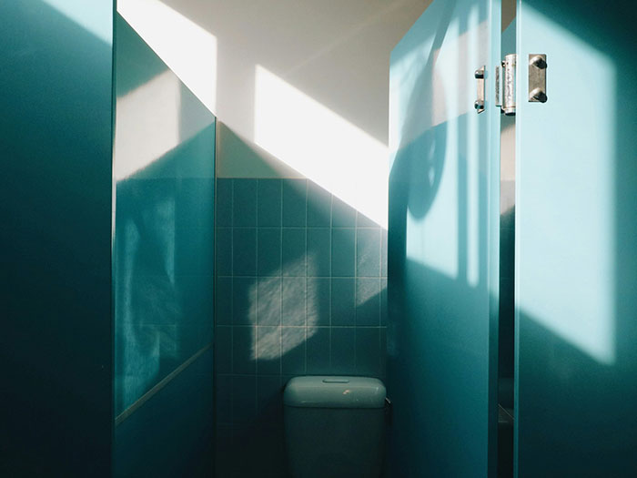 “Fear of God In Her Eyes”: Karen Tries Intimidating A Disabled Person, Gets Shut Down By Grandma “Fear of God In Her Eyes”: Karen Tries Intimidating A Disabled Person, Gets Shut Down By Grandma