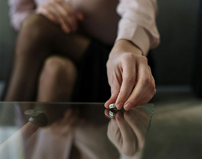 &ldquo;It Would End Soon&rdquo;: Woman Grossed Out By Fianc&eacute;&rsquo;s Family&rsquo;s Tradition, Gives Back Her Ring