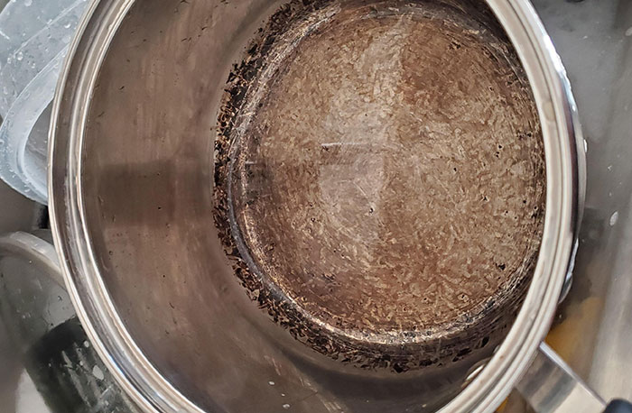 I Forgot I Was Cooking Rice And It Burned. I've Been Scrubbing For An Hour And It Won't Clean! My Parents Are Gonna Be So Angry