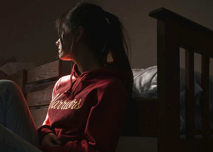 Woman Is Stunned When A Friend Asks Her To Cut Off Her Hair, Claiming It Reminds Her Of Her Trauma