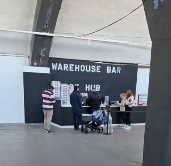 “The Cursed Wonka Tour”: The Best Reactions To The Failed "Chocolate Factory" Experience In Glasgow “The Cursed Wonka Tour”: The Best Reactions To The Failed "Chocolate Factory" Experience In Glasgow