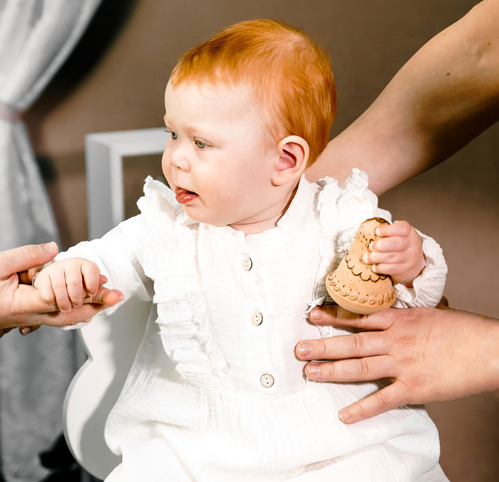 Husband Suspects Wife Of Cheating With A Gay Friend, Sets Up Cameras To Prove It Husband Suspects Wife Of Cheating With A Gay Friend, Sets Up Cameras To Prove It