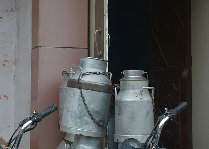 Grocery Store Tries To Put Milkmen Out Of Business, Regrets It When They Take Petty Revenge