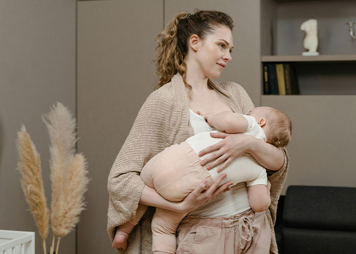 Man Demands Wife Stop Breastfeeding Their Baby In Front Of His Mates, Is Told To &lsquo;Shut Up&rsquo;