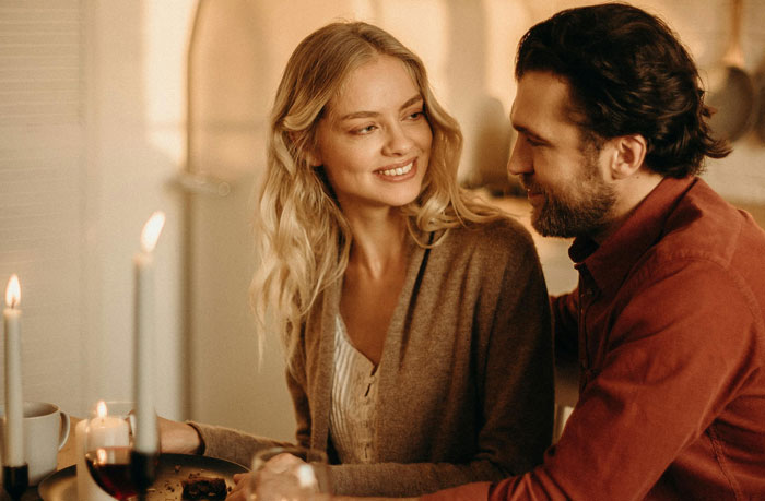 Guy Laughs At 30 Y.O. Woman’s Unrealistic Expectation Of Rejected Guys Winning Her Heart Over Slowly