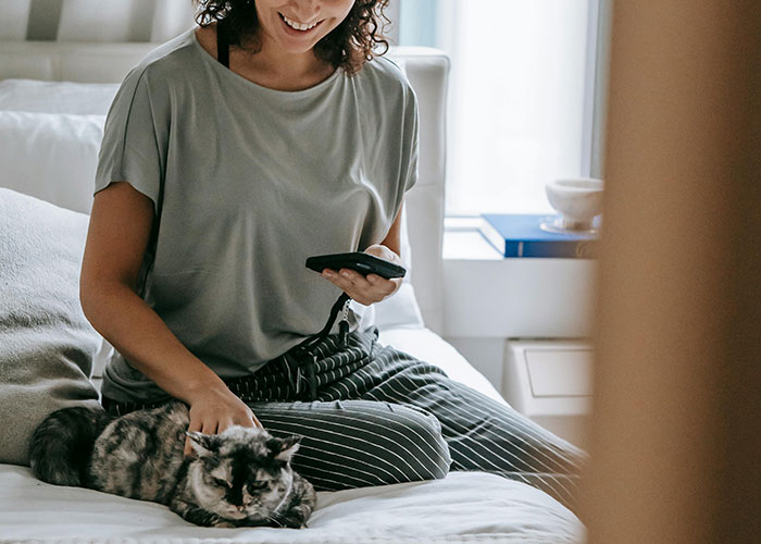 “What Is Something Legal That You’re Extremely Addicted To?” (45 Answers)