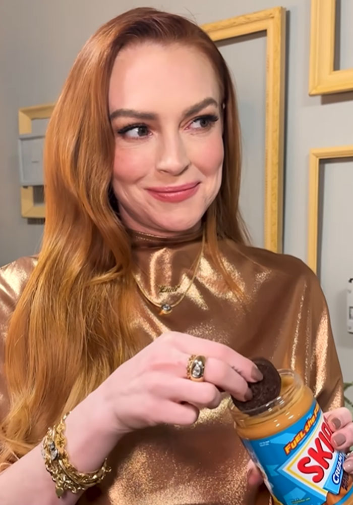 Lindsay Lohan Goes Viral With Recreation Of Famous &ldquo;Parent Trap&rdquo; Scene