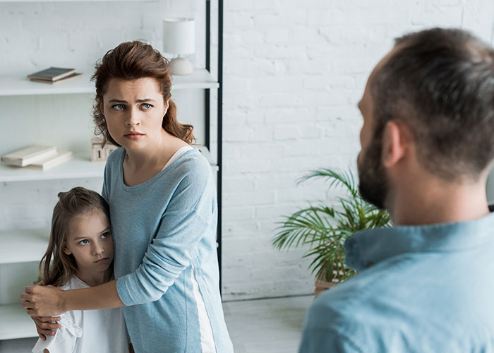 Absent Father Suddenly Wants His Daughter In His Life After 6 Years, Mom Is Instantly Suspicious