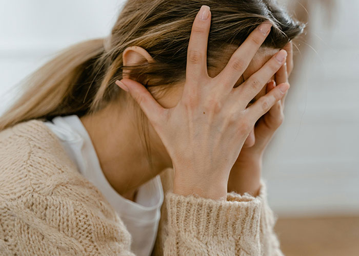 Absent Father Suddenly Wants His Daughter In His Life After 6 Years, Mom Is Instantly Suspicious