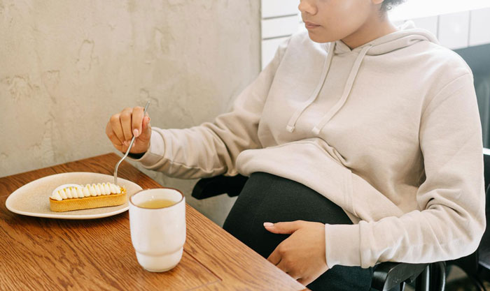 "I Starve All Day, Every Day": Pregnant Woman Locks Herself In Bathroom To Escape Partner's Tantrum "I Starve All Day, Every Day": Pregnant Woman Locks Herself In Bathroom To Escape Partner's Tantrum