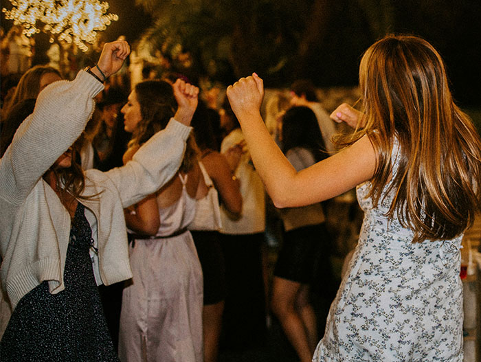 Triplets Want Individual "Sweet 16s", Tell Mom To Get An Extra Job If She Can't Afford It