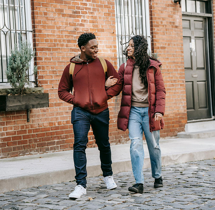 33 Men Reveal The Moment They Realized A Woman Couldn't Care Less About Them