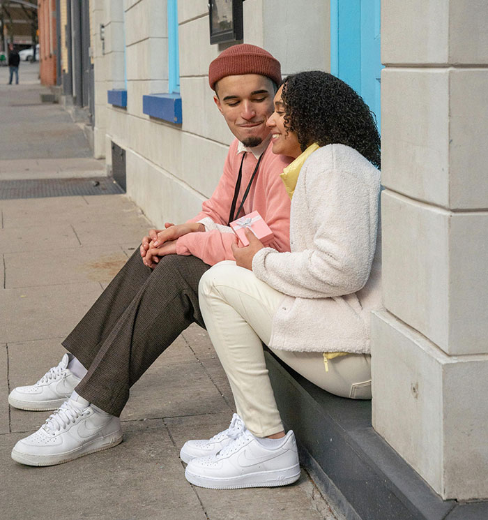 33 Men Reveal The Moment They Realized A Woman Couldn't Care Less About Them